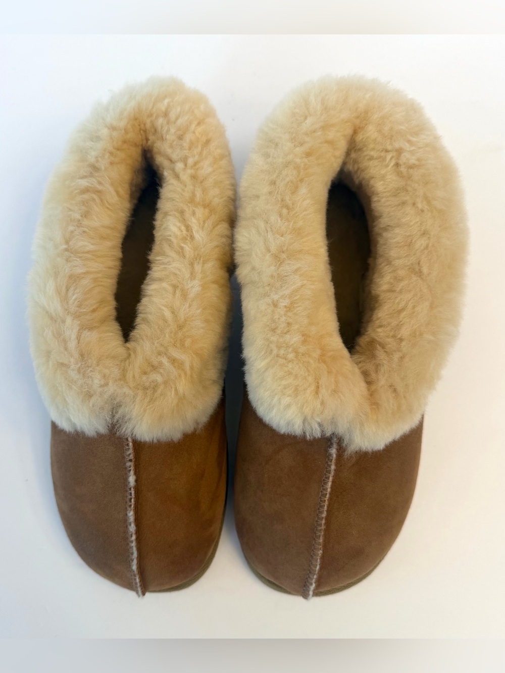 Acorn Oh Ewe shearling bootie slippers in Walnut, size 8 - Picture 4 of 9